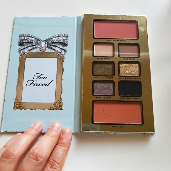 Too Faced Enchanted Wonderland eyeshadow collection - Picture 6 of 13